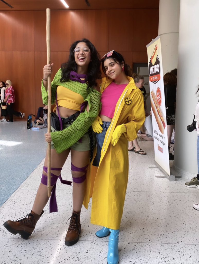 Maitreyi Ramakrishnan and Iman Vellani at FAN EXPO Canada.