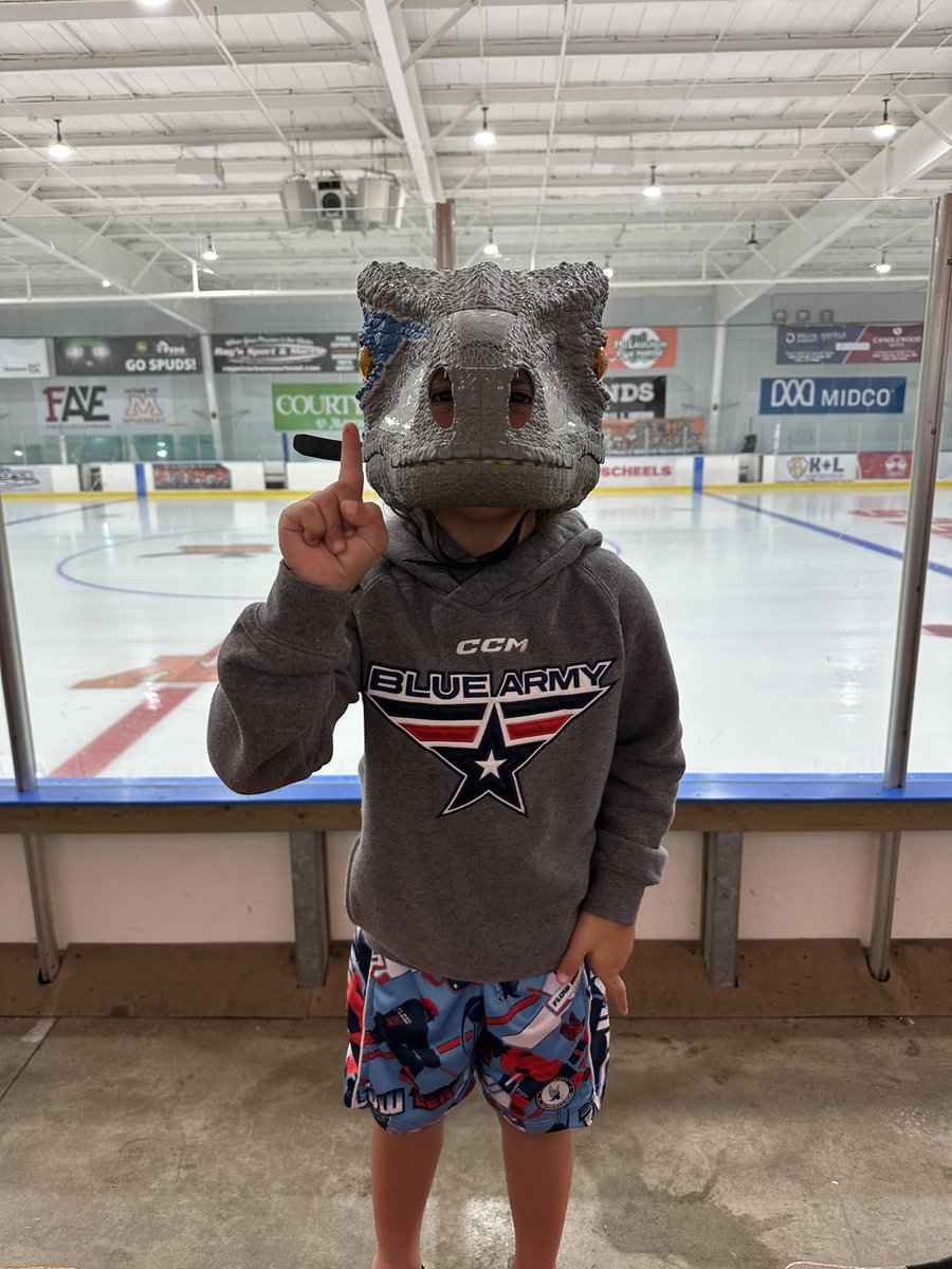 @BlueArmyHockey The self appointed Blue Army Hockey Club mascot, Dino Star! Spotted in Fargo, ND this weekend.