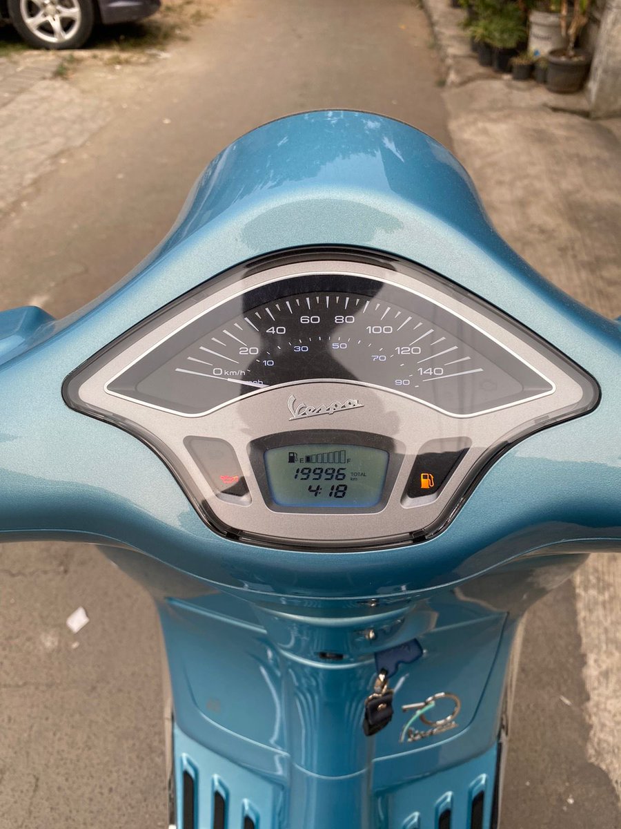 Vespa primavera anniversary 70 pajak baru di perpanjng, tas ada blm pernah terpakai 
Wa 081295252553 
#vespaindonesia #vespaprimavera #jualvespa #vespaajib