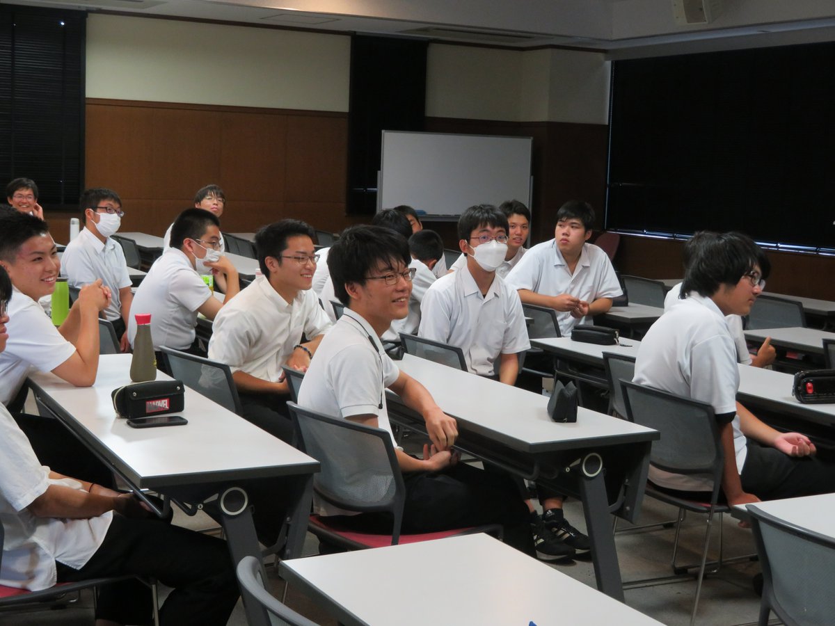 Alejandro__L_'s tweet photo. Had an amazing time introducing Japanese students to my research at FY 2023 Science Dialogue, in the context of my #JSPS #Fellowship. https://t.co/AqoU5b03Uj