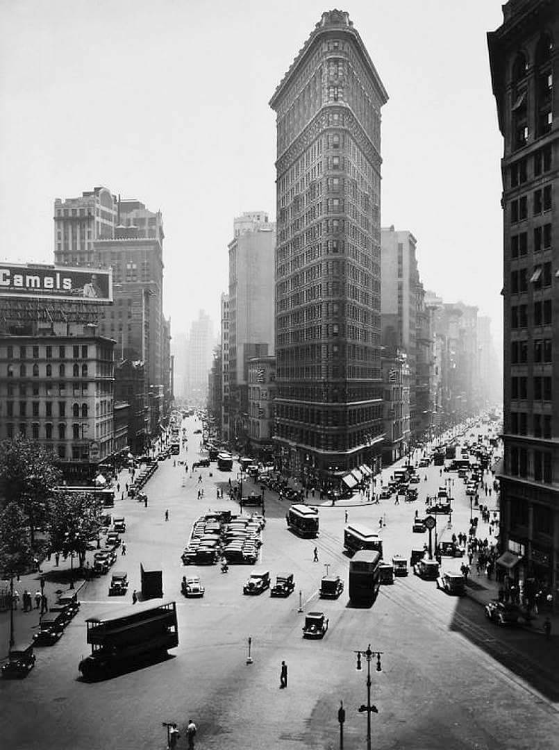 📸 Berenice Abbott. The Flatiron Building, New York City, 1938. #NewYorkCity #vintage #blackandwhitephotography