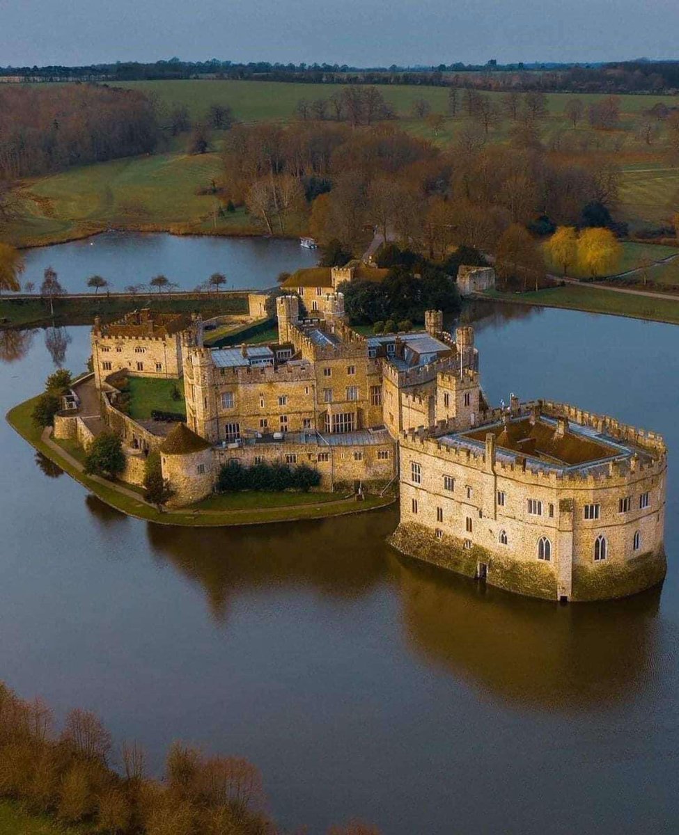 'Did you know? Leeds Castle in England dates back over 900 years, serving as a royal residence, fortress, and even a prison throughout its rich history. 🏰 What's your favorite tidbit from this fascinating historical landmark? #LeedsCastle #HistoryUncovered'