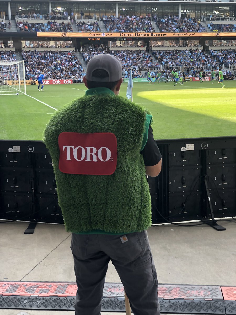😂 get a load of this guy. Match day outfit never looked better <a href="/ToroGrounds/">Toro Grounds</a>