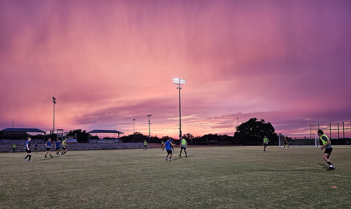 And so the sun sets on the Fall 2023 preseason...not a bad sky line for the last few minutes of training. #WeRrrPirates