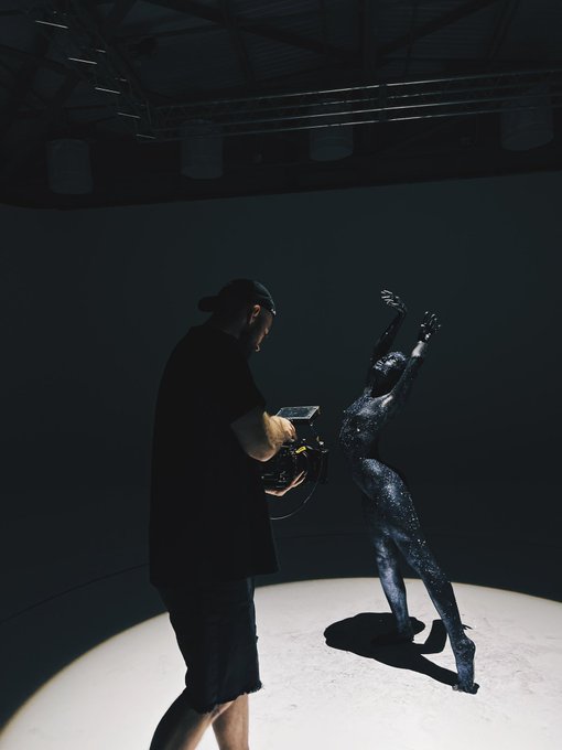 The night if she was human✨   📷 https://t.co/YMjyjnsra0 https://t.co/3HQI3LJ3qf<a href="/tag/jiology"class="tags"><span>#jiology</span></a>