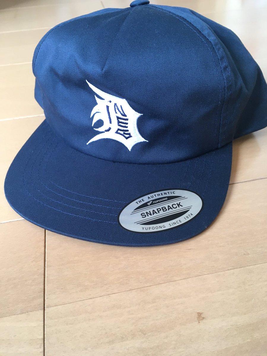 meraudersin1's tweet photo. 昨日購入したMerch
NEVER ENDING GAME/Japan Tour T-Shirts WHT
/Snap Back NVY
Detroit Holy Shit!!
ヤバいShowを観せてくれたN.E.G.のMerchは種類豊富にありましたが個人的にこちらをセレクト。カラーリングやデザイン、センスいいですよね〜
#neverendinggame
#retributerecords
#detroithardcore https://t.co/mQDpHbuDsa