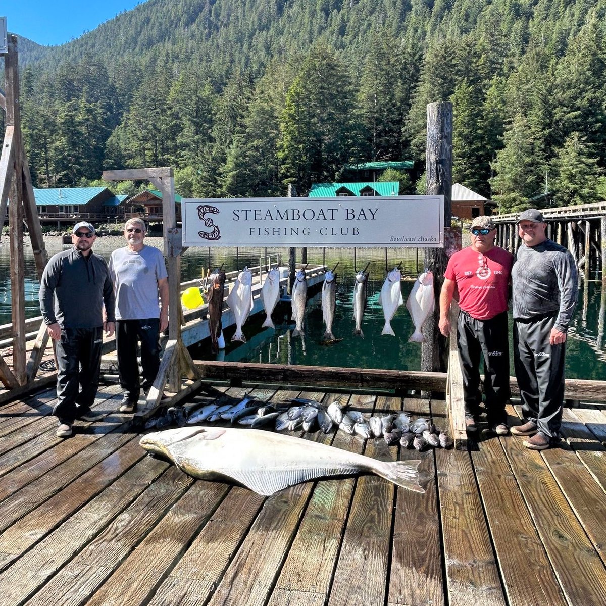SteamboatBay's tweet image. Check out this 251.5lb Halibut caught today!
Jason Jung and his group brought in this massive fish - with the guidance of Captain Wayne Wu on boat #34. Congratulations!

Check out our website: steamboatbay.com 
#SteamboatBayFishingClub #AlaskaFishing #Fishing #BigHalibut