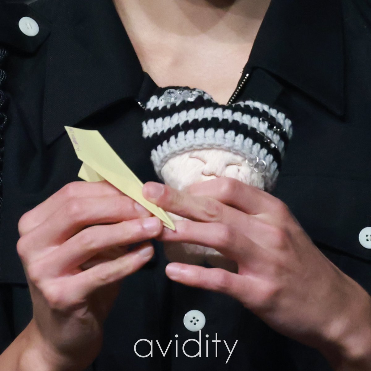 avidity_0223's tweet image. 230824 위드뮤
뽀빈이 너무 소듕히 다루는중 🥹
#더보이즈 #케빈 #KEVIN