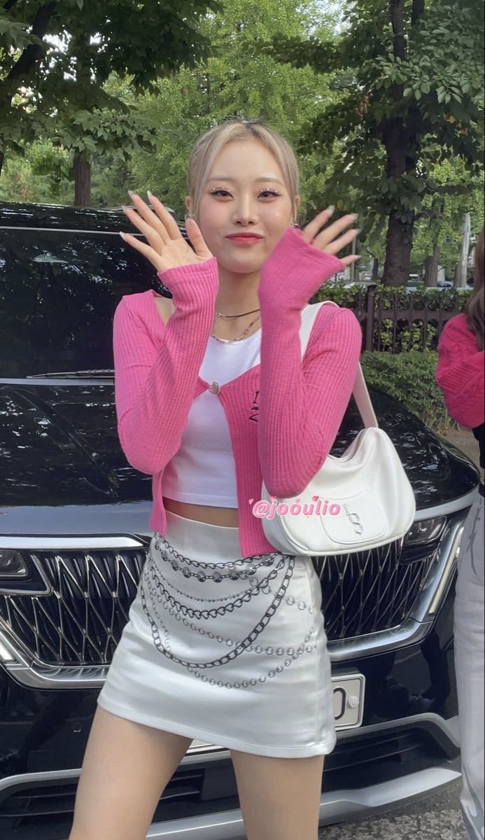 suyeonified_'s tweet image. barbie sheon