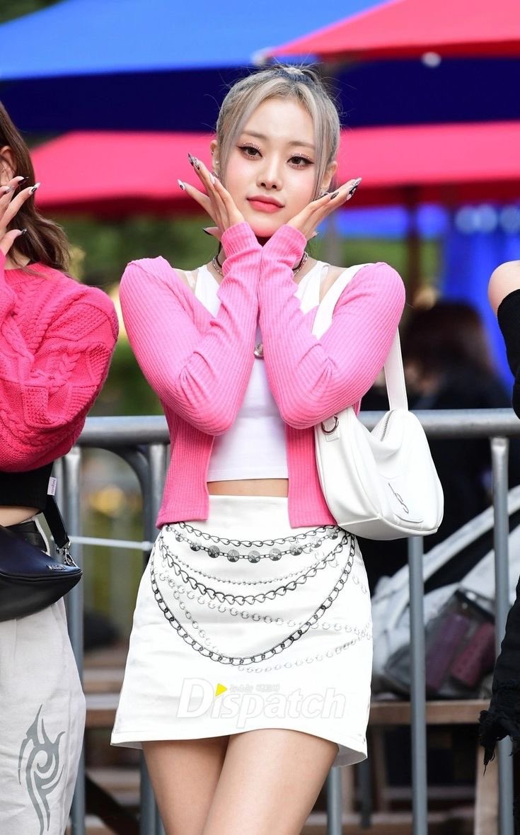 suyeonified_'s tweet image. barbie sheon