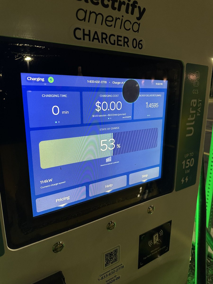 KelB1000's tweet photo. @RateYourCharge Checking in @ElectrifyAm  station #240004 here in Louisville KY. This station was under construction for a couple years here @meijer #164. Nice to finally see it online. All 6 chargers up and running, pulling 114kw in my #mache @52% 10/10 https://t.co/Hfi5nF72SQ