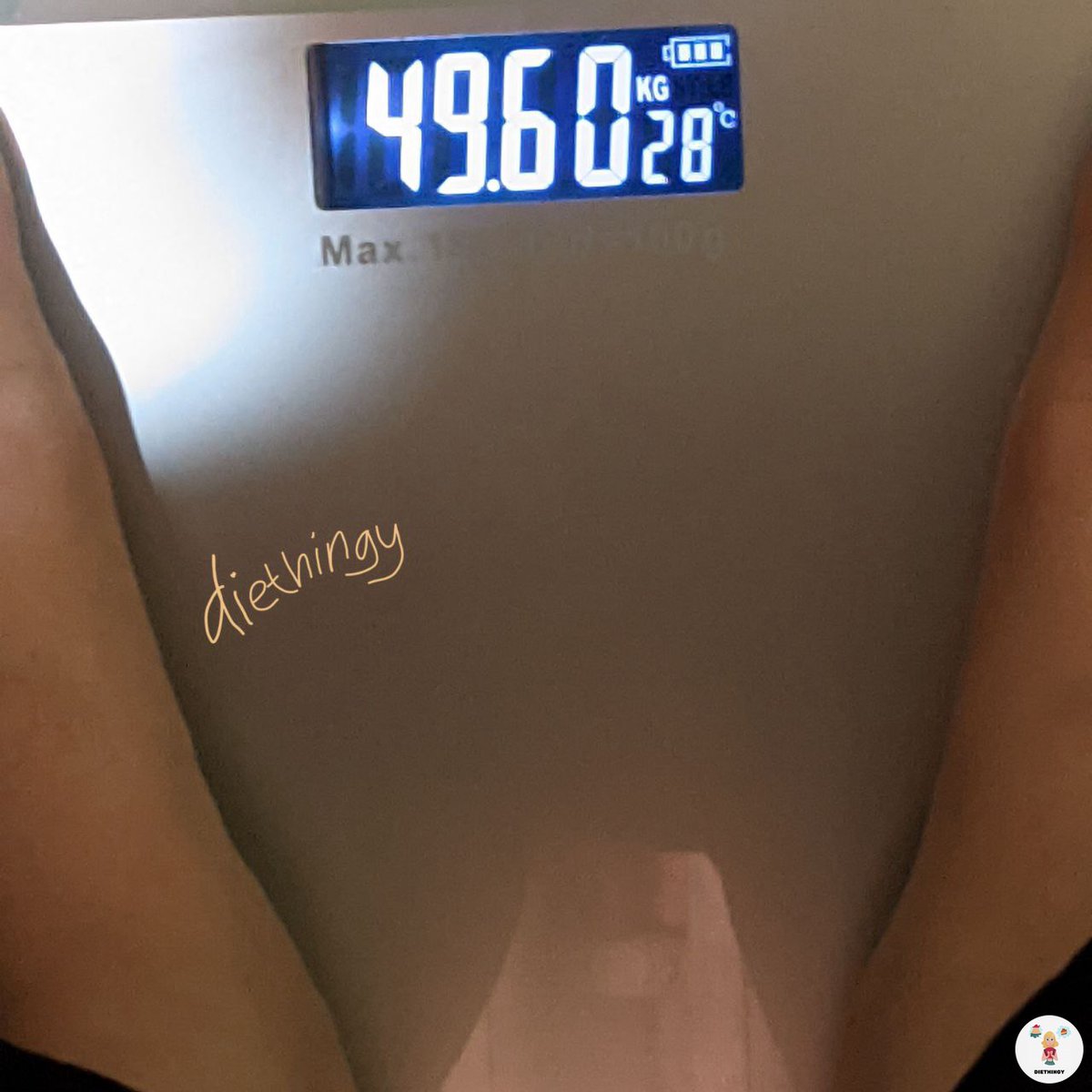 diethingy's tweet photo. setelah diet! hampir 3 bulan akhirnya sender bisa nyentuh di angka 40an... walupun masih di 49 tapi sender seneng bgt, berat awal 58! semoga setelah ini ngga naik turun lagi, soalnya akhir" ini lagi naik turun terus:( https://t.co/2m6g6GMiY4