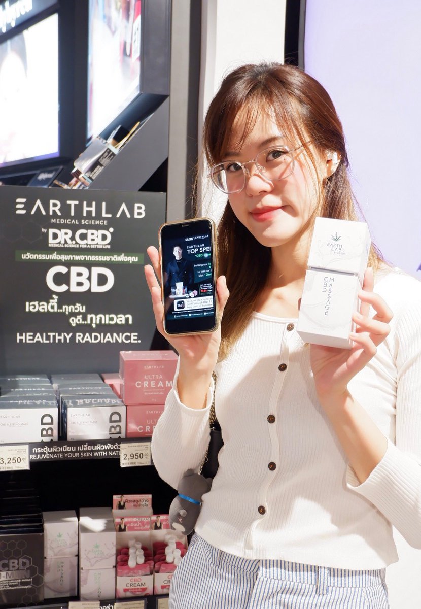 soundkaoreview's tweet image. หวี้ดดดด เพิ่งเห็นว่าเพียงซื้อสินค้าของ Earthlab ครบ 2,000฿ ที่Tops ลุ้นเป็น Top Spender ได้เจอกับวอนบิน ใครเอฟซีต้องมาตุนแล้ววว!! คนตุนเพียบ หายหมดเชลฟ์เลย 🥹✨🫶🏻 #DongWonBin #ดงวอนบิน #Earthlab #EarthlabXDongWonBin #EarthlabByDrCBD #DrCBD @earthlab_th @drcbdgroup