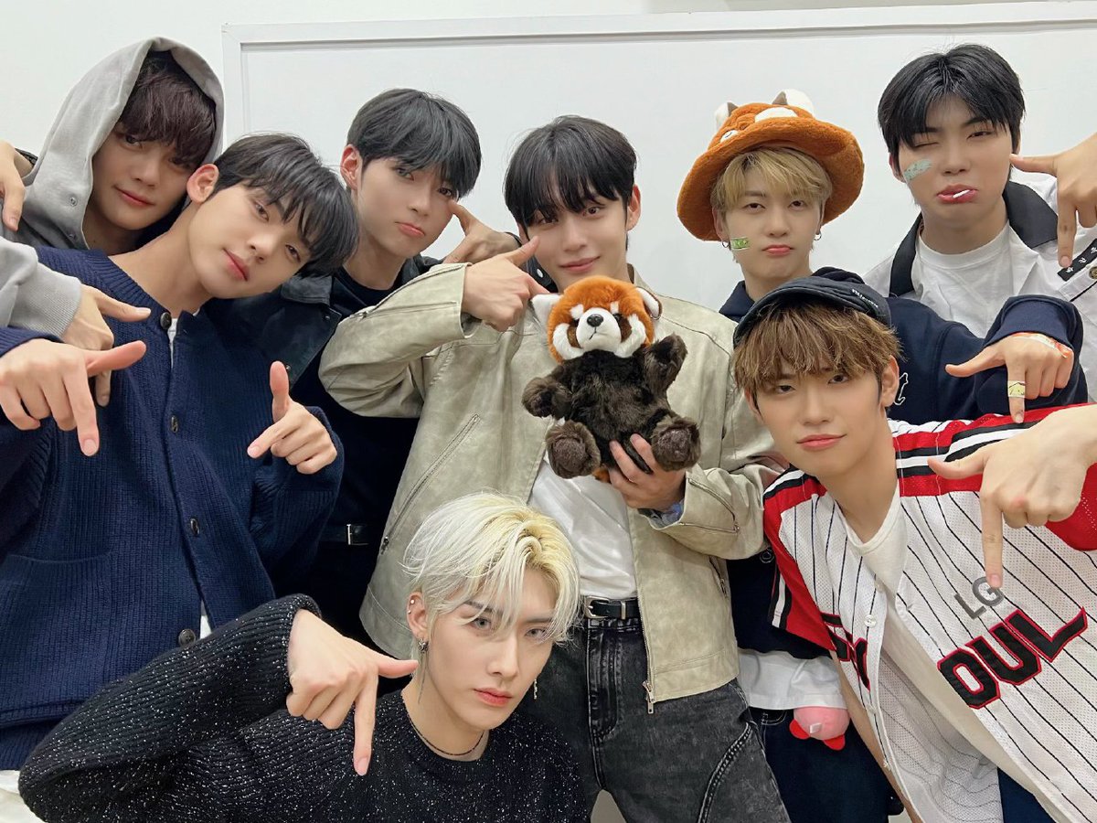 Thanks to ZEROSE who always support and love me, I gained strength. Although it was regrettable that I couldn't be with Hao, 𝗭𝗘𝗥𝗢𝗕𝗔𝗦𝗘𝗢𝗡𝗘 is always one.