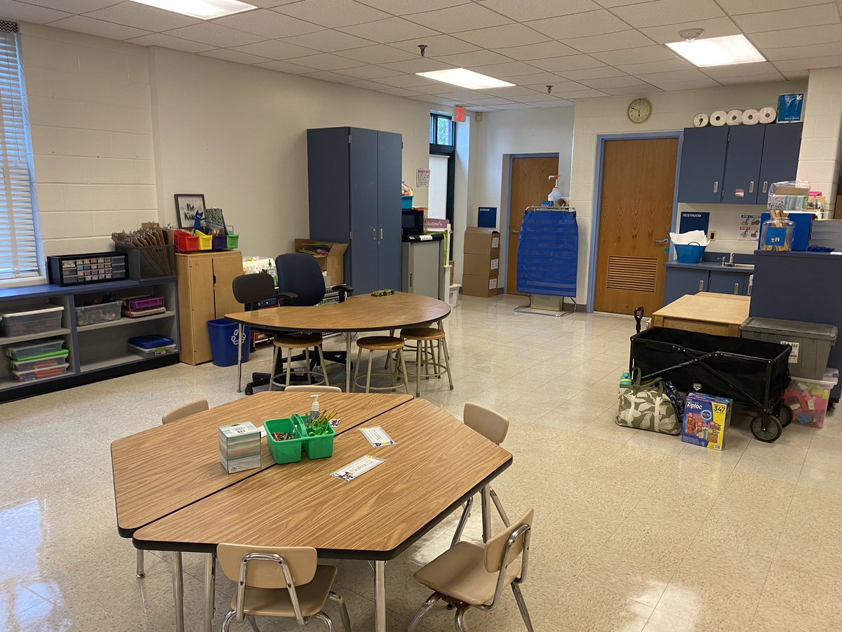 MrsMackeysClass's tweet image. Ready for the first day of kindergarten! Can’t wait to meet my little cheetahs!