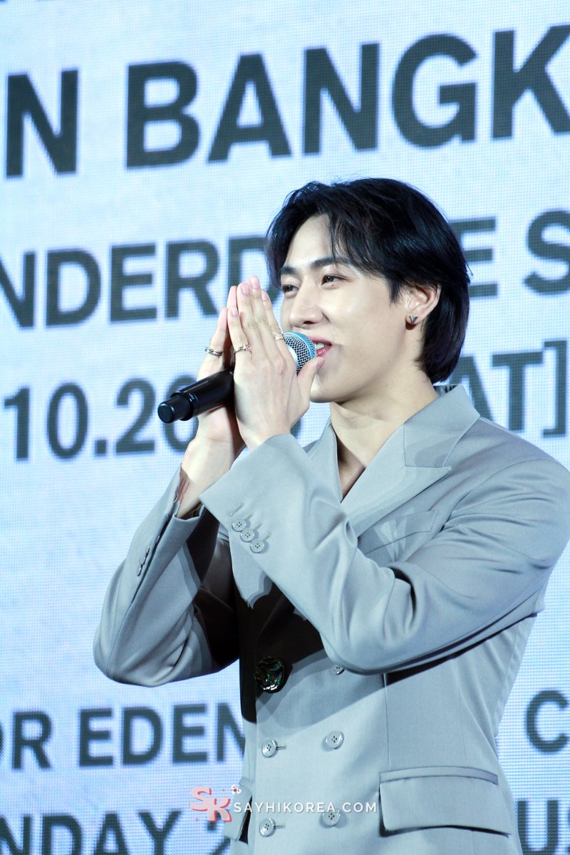 Sayhi_Korea's tweet photo. 📸 น่ารักแสนดีอะไรขนาดนี้ "#แบมแบม" ทักทายแฟนๆที่มารอเจอ กวาดสายตามองทุกคน ทุกชั้นเลย

2023-2024 BAMBAM the 1st world tour Area52 in Bangkok - Press Conference @ Central World

#BamBam #BamBam1A #뱀뱀  #BamBam_TOUR_AREA52 #แบมแบมแอเรีย52inBKK #iMeThailand #iMeGroup https://t.co/Ir8FAPcCj9