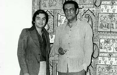 Rishi Kapoor with legendary filmmaker Satyajit Ray during the Kolkata premiere of Bobby (1973)
#rishikapoor #chintuji #satyajitray #70s #bollywoodflashback