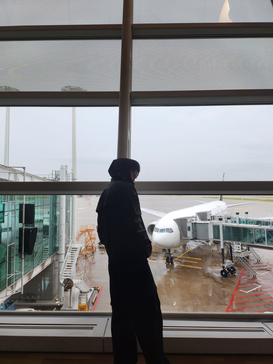 82KR_twt's tweet photo. EUROPEAN HIDDEN KARDS!
Guess what? KARD is already on their way to see you ✈
Get ready to get hyped!

#82KR #KARD ⁠#KARDTOUR #2023KARDTOUR_PLAYGROUND #KPOP #KPOPCONCERT #HIDDENKARD https://t.co/BgTZjTsbar