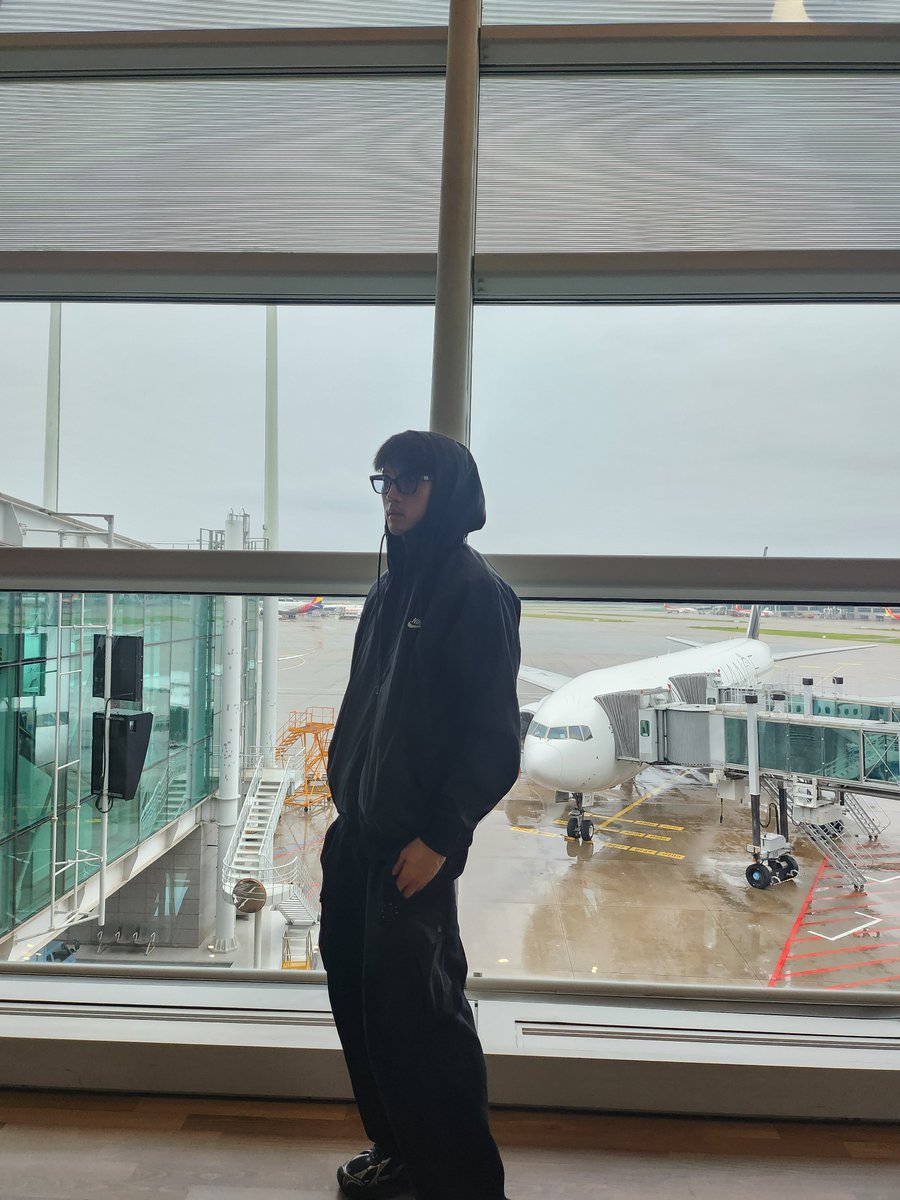 82KR_twt's tweet photo. EUROPEAN HIDDEN KARDS!
Guess what? KARD is already on their way to see you ✈
Get ready to get hyped!

#82KR #KARD ⁠#KARDTOUR #2023KARDTOUR_PLAYGROUND #KPOP #KPOPCONCERT #HIDDENKARD https://t.co/BgTZjTsbar