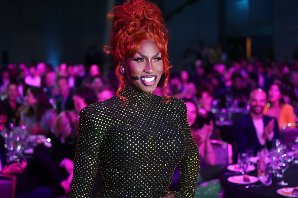 Shea Couleé looks absolutely stunning for the 2023 Streamy Awards.