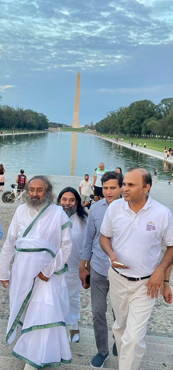 #Gurudev @SriSri Ji & @AOLSwamiji at #NationalMall #WashingtonDC