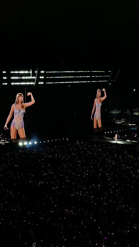 jso104's tweet photo. Donde quiero estar /// Dónde estoy ahora 
#TaylorSwiftTheErasTour #MexicoTSTheErasTour https://t.co/YJFd3cR9n4