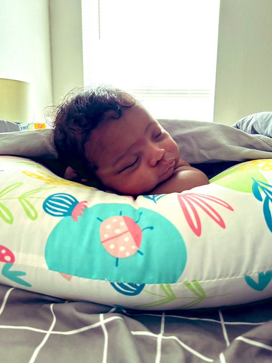_HerNameDaJ_'s tweet photo. I really got a 1 Month Old 💙. I Love being your mommy https://t.co/9Zkz5FElni