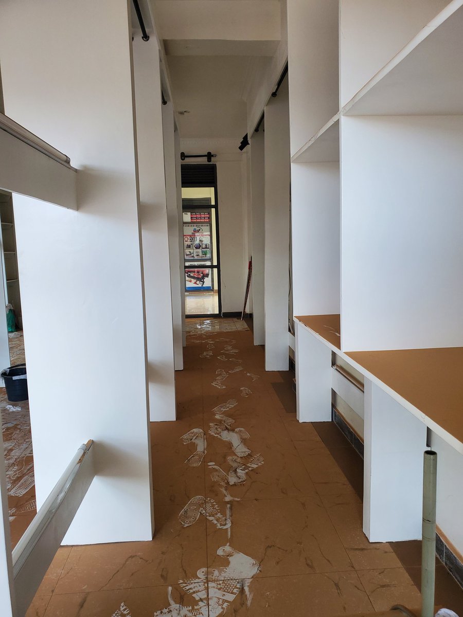benjiethecleanr's tweet photo. Efficiency through Organized Spaces.
Warehouses, shops and commercial buildings,Maximize your business potential with organized and well sanitized spaces. Unlock the power of efficient operations by @LITECleaning01
☎️: 0757280841/0781372369
#litecleaning https://t.co/GUDGf9D1fZ