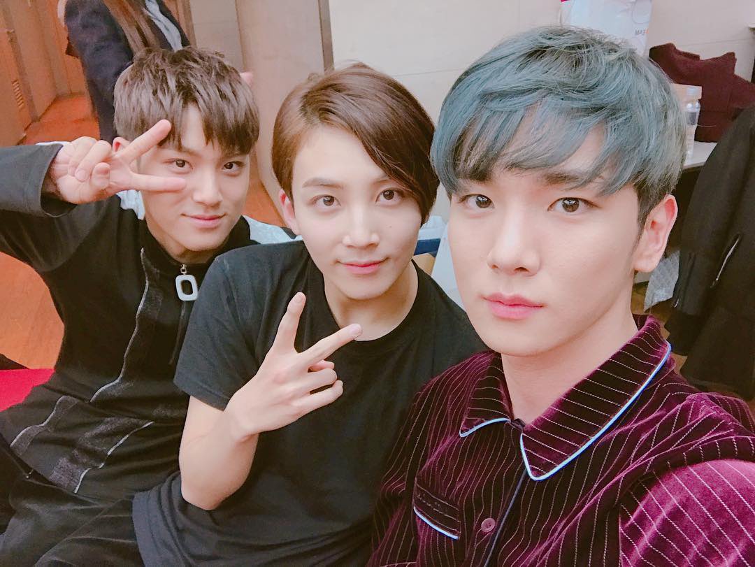 SHINee_Colombia's tweet photo. Mingyu, Jeonghan, Hoshi, Joshua, Wonwoo y Vernon fueron MC especiales, en diferentes episodios, junto con KEY en MCountdown
#SHINeeWorldVIEnColombia
#SeventeenEnColombia
¡Miren que lindos!
@OcesaColombia @paramo_presenta @SHINee @Pledis_17 https://t.co/7naAmWTc8L
