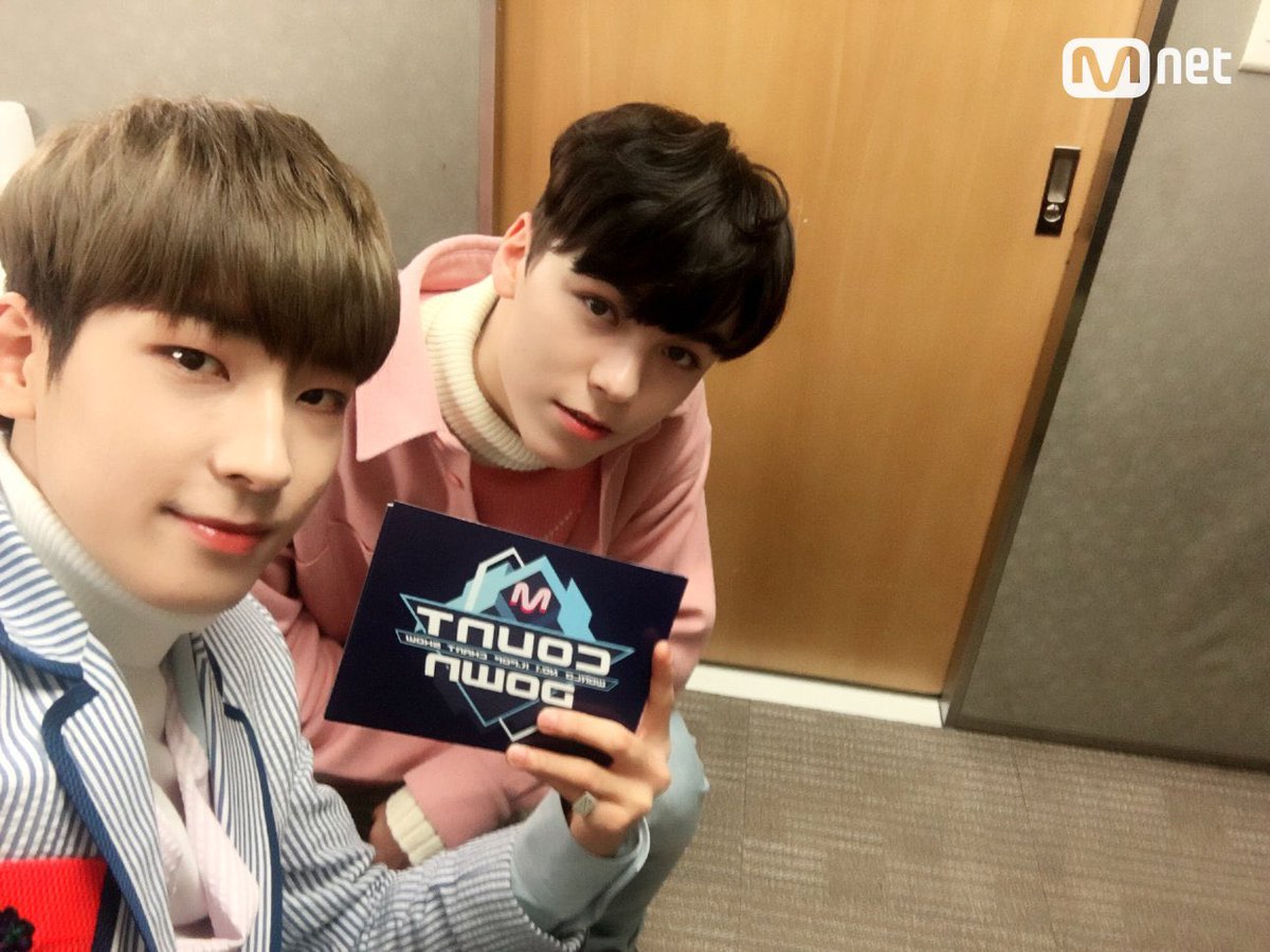 SHINee_Colombia's tweet photo. Mingyu, Jeonghan, Hoshi, Joshua, Wonwoo y Vernon fueron MC especiales, en diferentes episodios, junto con KEY en MCountdown
#SHINeeWorldVIEnColombia
#SeventeenEnColombia
¡Miren que lindos!
@OcesaColombia @paramo_presenta @SHINee @Pledis_17 https://t.co/7naAmWTc8L