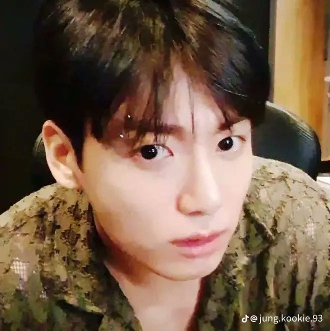 luvkimttae's tweet photo. @allkpop https://t.co/7C5j9uribF