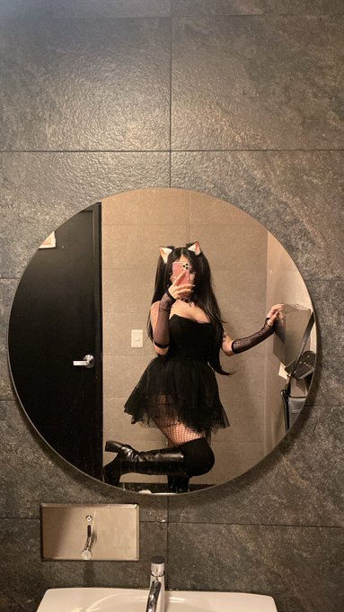 La subo aqu&iacute; porque hoy me sent&iacute;a wonita 🙈 https://t.co/iA5IFf13TU<a href="/tag/mydressupdarling"class="tags"><span>#mydressupdarling</span></a>