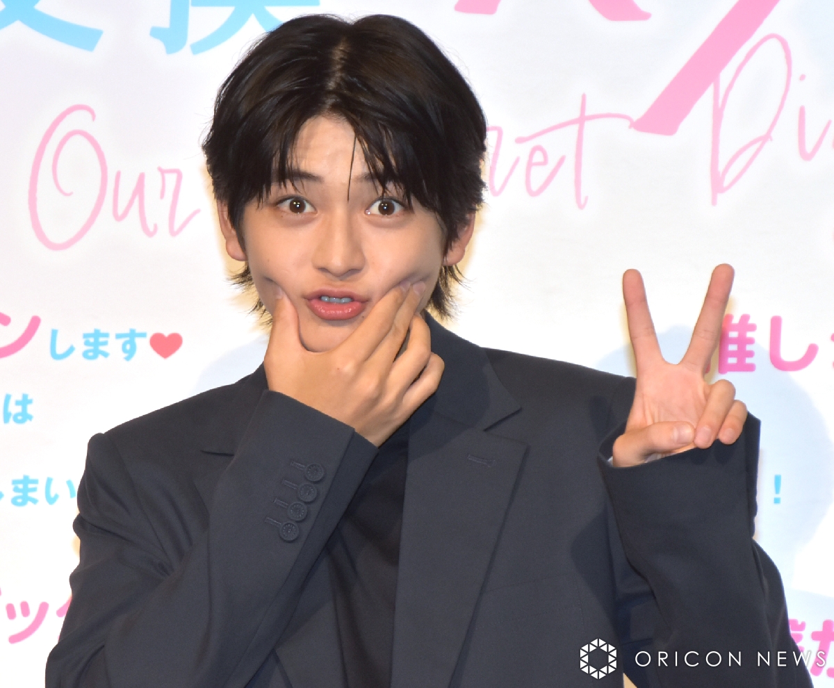 🎬映画『#交換ウソ日記』舞台挨拶

高橋文哉、男友だち5人が鑑賞会
「キュンキュンしたよ」報告に
「言ってくれれば一緒に行くのに❗」
oricon.co.jp/news/2292488/?…

隠れ《高橋文哉の演技が好きだ!》に笑顔
「計算されてますね」
oricon.co.jp/news/2292248/?…

#高橋文哉 <a href="/koukan_usonikki/">映画『交換ウソ日記』公式</a> <a href="/fumiya_0_3_1_2/">高橋文哉&STAFF</a>