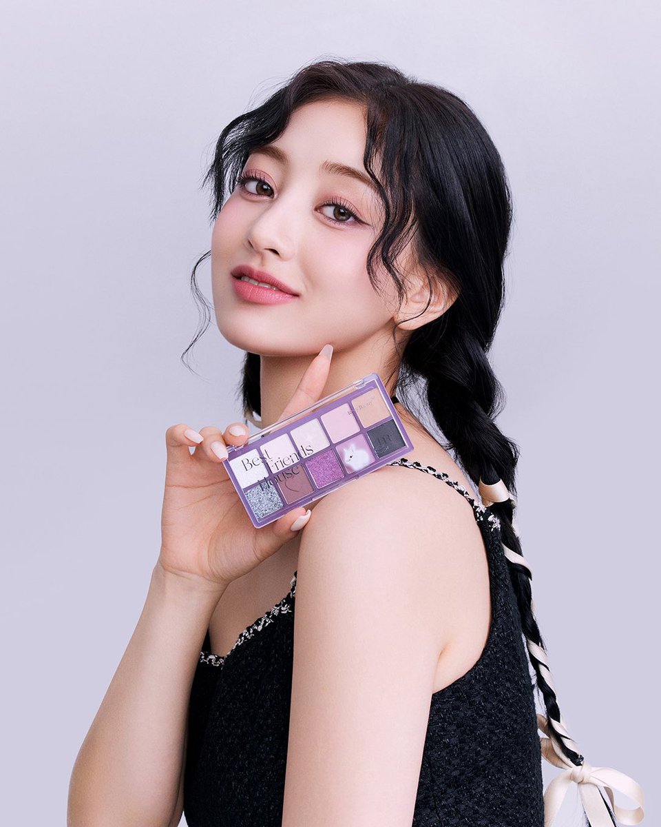 milktouch_jp's tweet photo. 𝙉𝙚𝙬
𝟎𝟏 𝐀𝐒𝐘 𝐊𝐈𝐓𝐓𝐘 🐈
上品な猫のようなグレージュカラー
⁡
𝟎𝟐 𝐑𝐎𝐒𝐘 𝐁𝐔𝐍𝐍𝐘 🐇
可愛らしさも雰囲気もある
魅力的なソフトピンクパープル
⁡
𝟎𝟑 𝐆𝐎𝐋𝐃𝐄𝐍 𝐏𝐔𝐏𝐏𝐘 🐕‍🦺
エネルギーあふれる子犬のような
デイリーゴールドブラウン
⁡
𝗕𝗲𝘀𝘁 𝗙𝗿𝗶𝗲𝗻𝗱𝘀 𝗛𝗼𝘂𝘀𝗲 𝗘𝘆𝗲 𝗣𝗮𝗹𝗲𝘁𝘁𝗲
𝟮𝟯.𝟬𝟵.𝟬𝟭 (𝗳𝗿𝗶)
ロフト先行発売 ✨
※一部取り扱いのない店舗がございます
⁡
𝗰𝗼𝗺𝗶𝗻𝗴 𝘀𝗼𝗼𝗻!
⁡
#TWICE #JIHYO