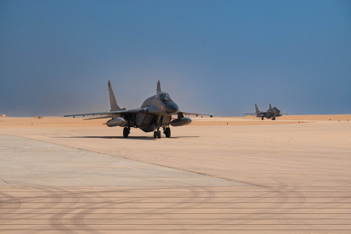 Rahulk123d's tweet photo. #UPDATE | #IndianAirForce arrives in Egypt for Exercise #BrightStar23, a significant multinational tri-service drill taking place at Cairo Air Base from 27th to 16th Sep‘23. 🇮🇳
#IndianAirForce's Debut in ExBS23:
▫️#IAF joins hands for the first time in Ex BRIGHT STAR-23.
▫️Participants include USA, Saudi Arabia, Greece & Qatar.
▫️#IAF contingent: 5 MiG-29, 2 IL-78, 2 C-130, 2 C-17 aircraft.
▫️Garud Special Forces and Squadrons 28, 77, 78, and 81 contributing.
▫️#IAF transport planes to airlift around 150 #IndianArmy personnel.
#ExBrightStar23 #IndianAirForce
#GlobalDefenseCooperation #ExBrightStar23