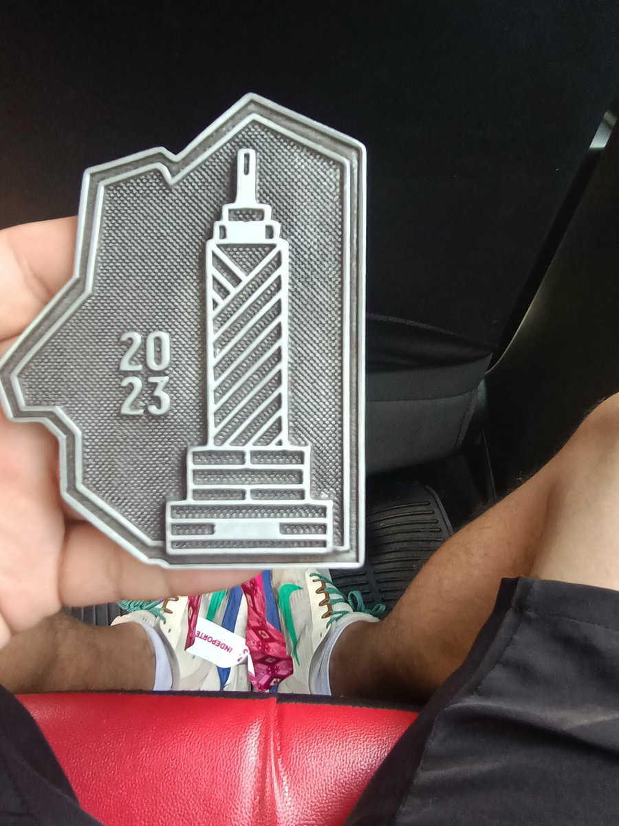 barreraerick89's tweet photo. Lo hicimos, lo hicimos (léase con voz de dora la exploradora) mi primer carrera oficial y mi primer maratón 🤝
@CanalRunning @ComuniRunners @CorroAMiPaso @ManicomioRunner @MeEncantaCorrer https://t.co/KkJ3bE02NN