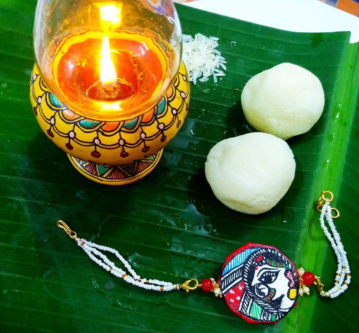 mithilakritihub's tweet photo. 🌼🌼Rakhi Collections🏵️🏵️
For more details please watsapp @+91 7361941976
#rakhi #rakhihampers #rakhispecial #rakhigifts #rakhshabandhan #brothersisterlove #handmade #handmadeart #handmadegifts #handmadeartist #loveforart #artist #art #artlover #mithilart #indianart #india https://t.co/gZpBZW3Gzj