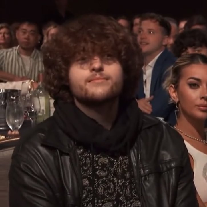 PopCrave's tweet photo. Dream goes maskless at the 2023 Streamy Awards. https://t.co/TiSu5ZHWM0
