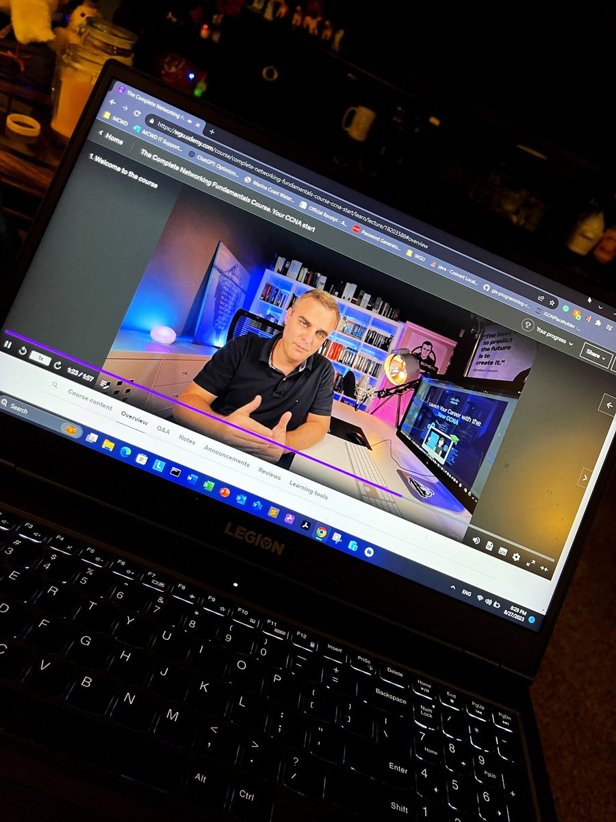 teoespero's tweet photo. What are you doing when you were prepping for your @Cisco CCNA exam?
#ccnaprep #ciscocertification #cisco #networkengineer #sysadmin #workingstudent
@udemy @davidbombal https://t.co/lJWERIZbYv