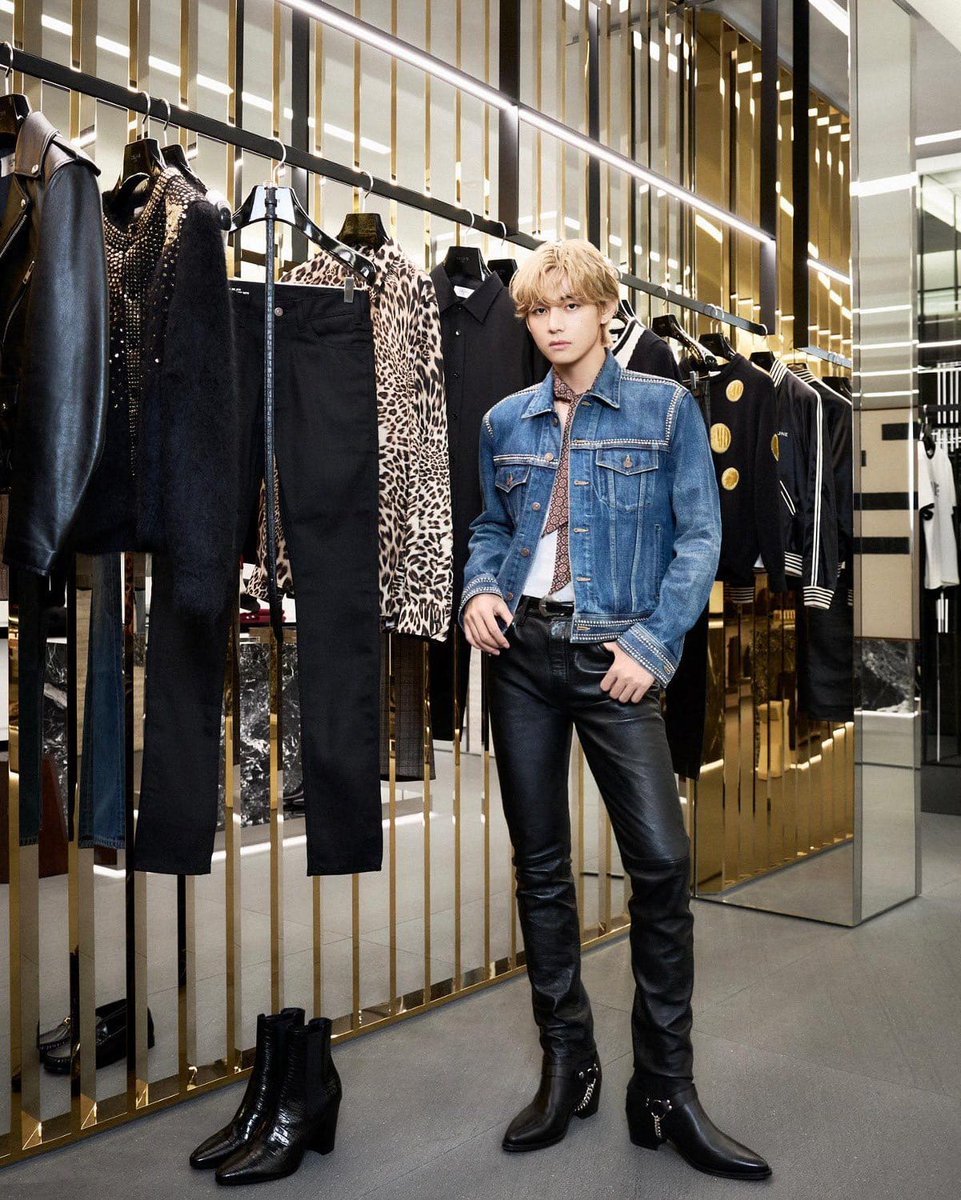 bts2023army2023's tweet image. Kim Taehyung for CELINE , Taehyung for Celine
V X CELINE , TAEHYUNG X CELINE

#CelineBoyV #TAEHYUNGxCELINE #V_Layover #Layover #bts #army #방탄소년단 #Taehyung #TAEHYUNG #BTSV #v #V #tae #taehyung #kimtaehyung #kth #btsv #vbts #김태형 #뷔 #テテ #btstaehyung #taehyungbts