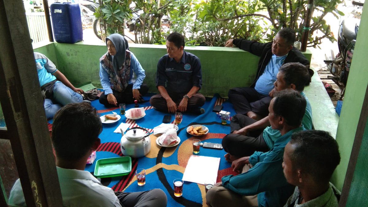 Kurdym6n's tweet photo. Selasa, 02/08/23, Kurdiman, Luhkan Kab. Paser, di Pokdakan Tirta Rinjani DS Kerta Bhakti mendampingi verifikasi kelompok budidaya nila
#giatluhkansatminkaltegal
#paser #verifikasi https://t.co/Q215Llc1PR