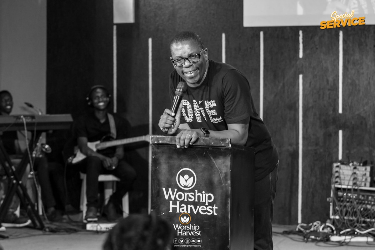 BlessedIvan's tweet photo. For everyone born of God is victorious &amp; overcomes the world; &amp; this is the victory that has conquered &amp; overcome the world, our continuing, persistent faith [in Jesus the Son of God] - 1 John 5:4
An evening of #GodsPresence #Salvations &amp; #Joy with Ap. @mosesmukisa #WHMakerere https://t.co/9tl16it9XC