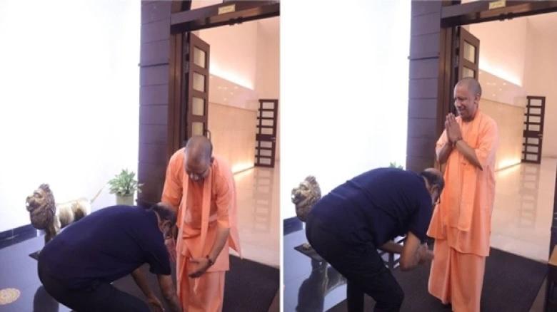 Rajinikanth trolled for touching CM's feet. Read more at nripage.com/boxoffice/movi… #NRIPage #NRIPagePost #RajinikanthTrolled #CMFeetTouchingControversy #RajinikanthNews #PoliticalCriticism #SocialMediaReactions #CelebrityGestures #TamilNaduPolitics #PublicOpinion