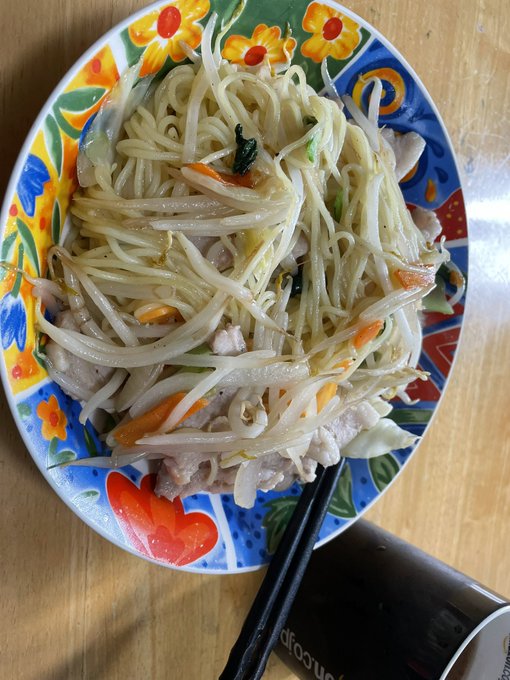 お昼。にんにく塩だれ焼きそば