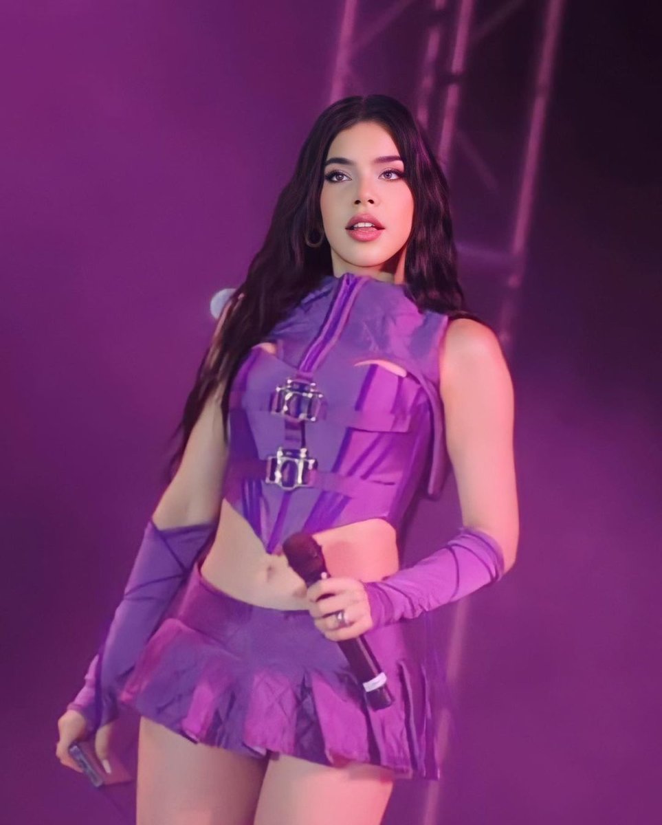 kenini17h's tweet photo. Que hermosa mujer💜💜 https://t.co/4DH4TAjOTG