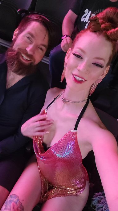 Beyonc&eacute;!!!!! https://t.co/PwoO1L8W0W<a href="/tag/mvsales"class="tags"><span>#mvsales</span></a>