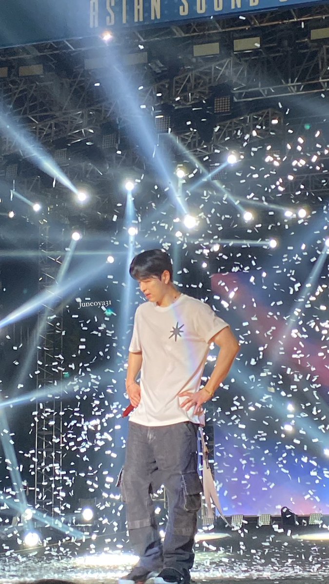 Juneoya31's tweet photo. My Confetti Love β€οΈ#June #AASvol2 https://t.co/NZqRCOGnG9