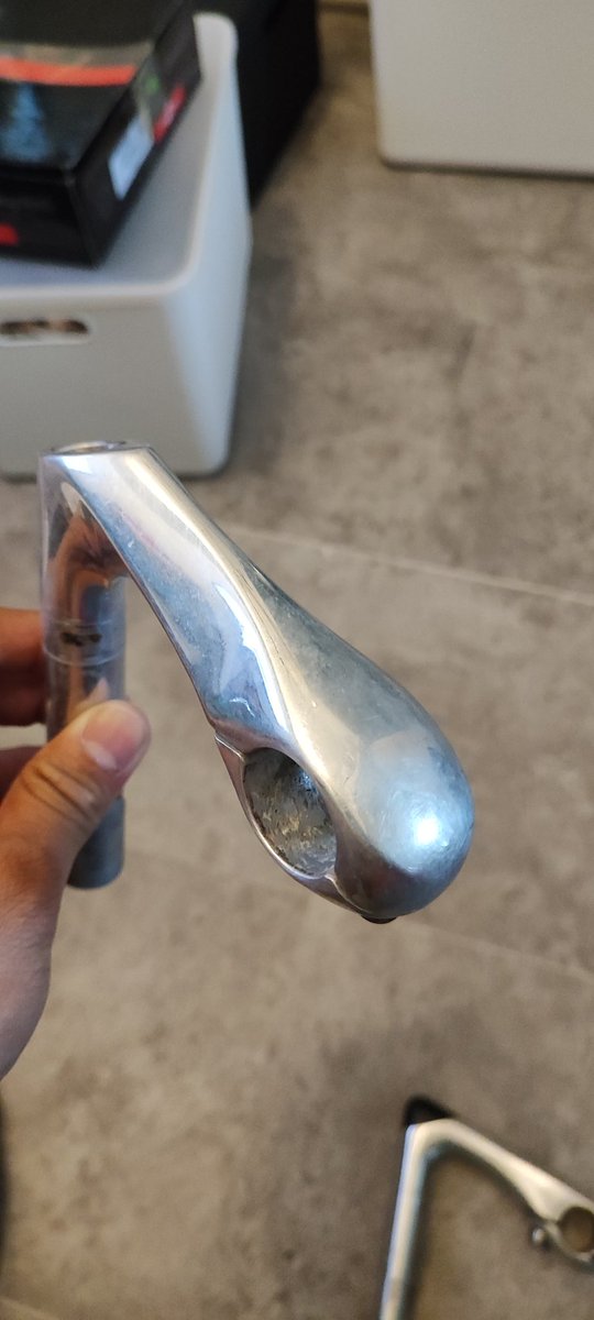 saik_el's tweet photo. Wts deda murex and cinelli oyster stem. Keduanya bisa dibuka biar gampang pasang handlebar. #fnfjb

https://t.co/hZz8YBRq5U https://t.co/R6WvIq5si0