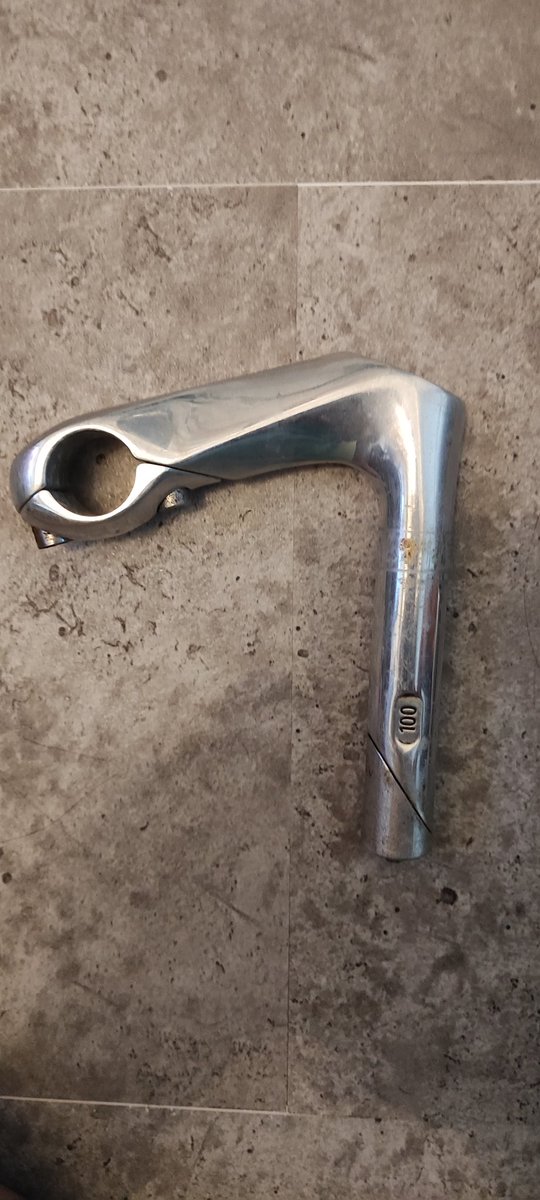 saik_el's tweet photo. Wts deda murex and cinelli oyster stem. Keduanya bisa dibuka biar gampang pasang handlebar. #fnfjb

https://t.co/hZz8YBRq5U https://t.co/R6WvIq5si0