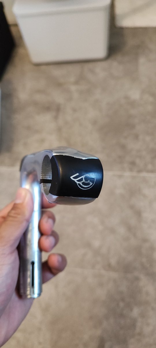 saik_el's tweet photo. Wts deda murex and cinelli oyster stem. Keduanya bisa dibuka biar gampang pasang handlebar. #fnfjb

https://t.co/hZz8YBRq5U https://t.co/R6WvIq5si0